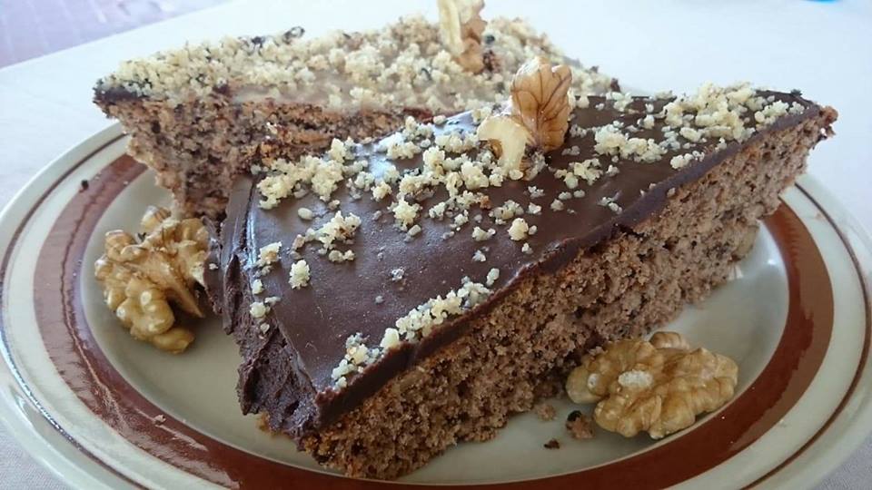 Κέικ με καρύδια & λεύκη & μαύρη  στέβια